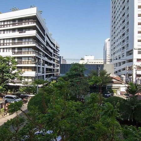 Antique Palace Apartment Bangkok Bagian luar foto
