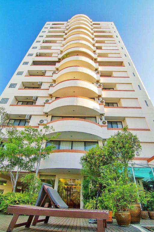 Antique Palace Apartment Bangkok Bagian luar foto