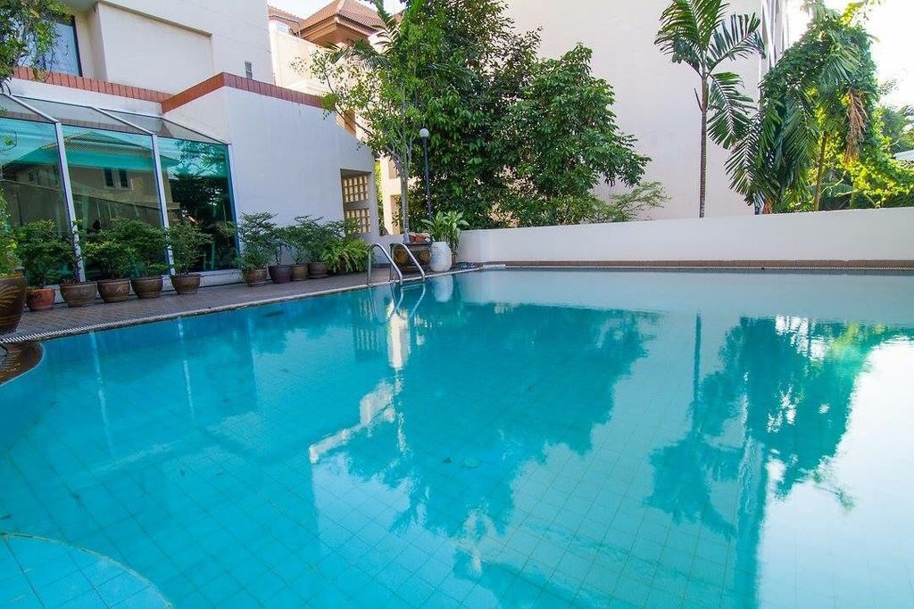 Antique Palace Apartment Bangkok Bagian luar foto