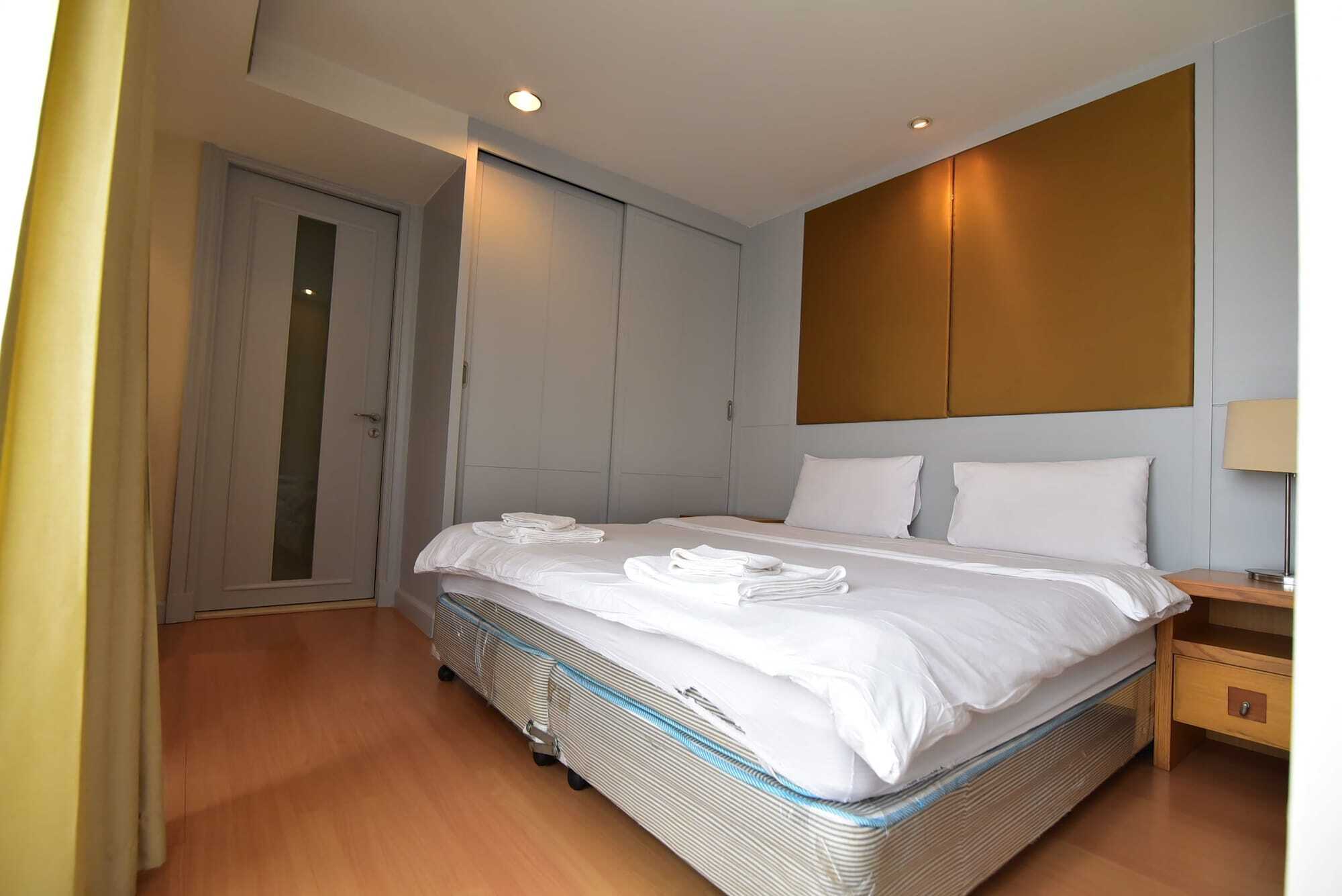 Antique Palace Apartment Bangkok Bagian luar foto